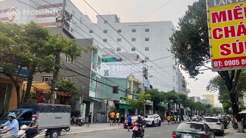 Nhà Trung Tâm Mặt Tiền Kinh Doanh Sầm Uất - Diện tích lớn, Có Gara O-to và Sân vườn  - Ảnh 2