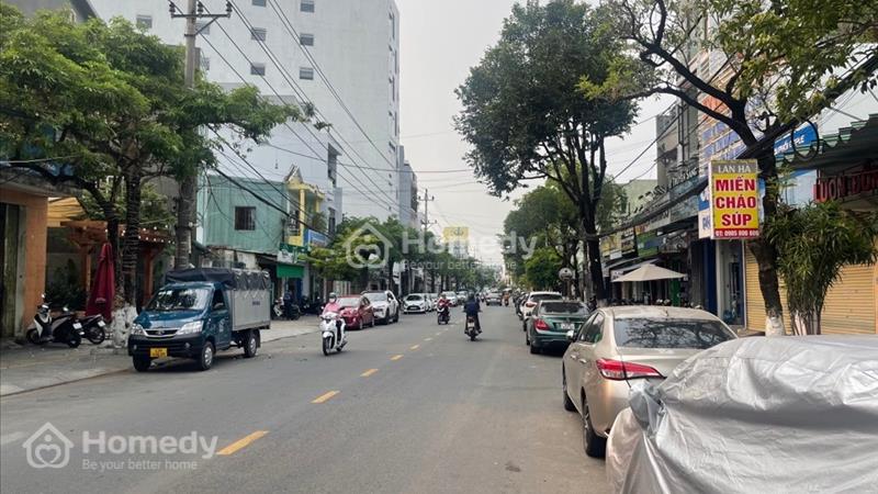 Nhà Trung Tâm Mặt Tiền Kinh Doanh Sầm Uất - Diện tích lớn, Có Gara O-to và Sân vườn  - Ảnh 1