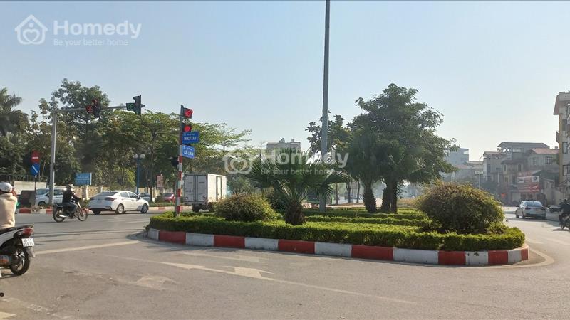 Chỉ 1.5 tỷ có nhà ô tô ở trung tâm Long Biên 4 tầng x 32m full Nội Thất  - Ảnh 1