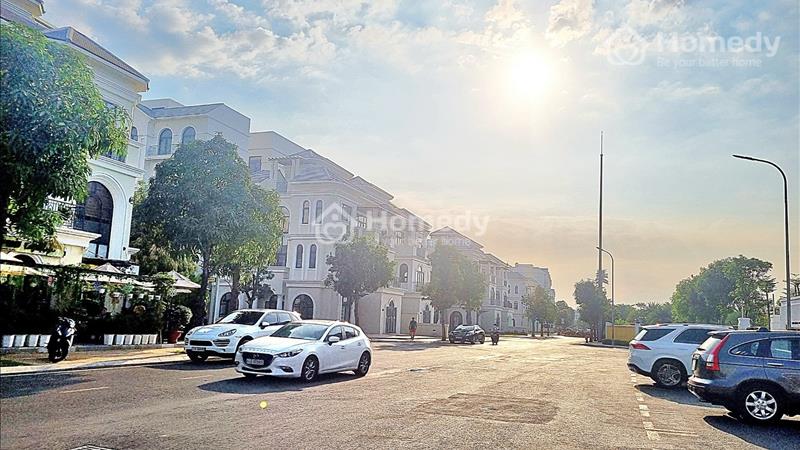SỐC! Cho thuê tầng nhà phố 176m2 giá chỉ 10tr/tháng, có thang máy tại Vinhomes quận 9 - Ảnh 4