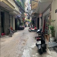 Bán nhà Bạch Mai, chỉ hơn 3 tỷ , ngõ ba gác, 3 bước chân ra phố