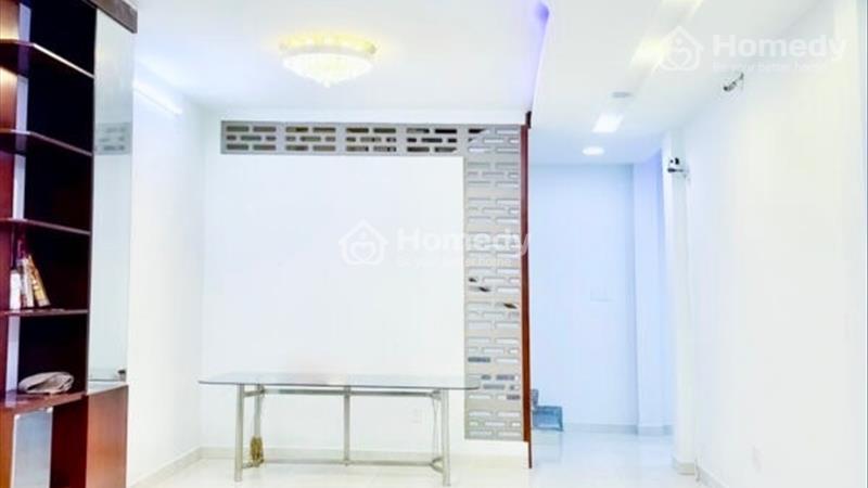 Giảm gần 800tr- Bán gấp nhà Thích Quảng Đức, Phú Nhuận, 2 lầu, 5PN. Nhà mới vào ở ngay, bán gấp. - Ảnh 2