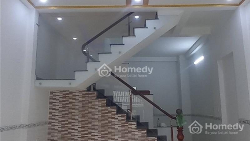Nhà xây dựng chắc chắn, mặt tiền 5m, đường xe tải 5m . - Ảnh 1