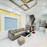Nhà 5 tầng x 35 m2, phố Hoàng Mai - Trương Định, cách 2 ngà ba gác đỗ, 40m ra phố.