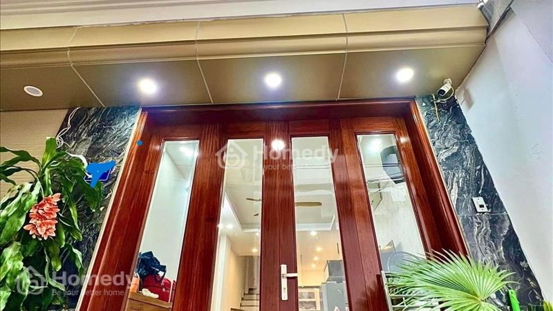 Bán nhà ngã tư Minh Khai Đại La 4.9 tỷ x 5 tầng x 36 m2, xe ba gác vào tận nhà. - Ảnh 2