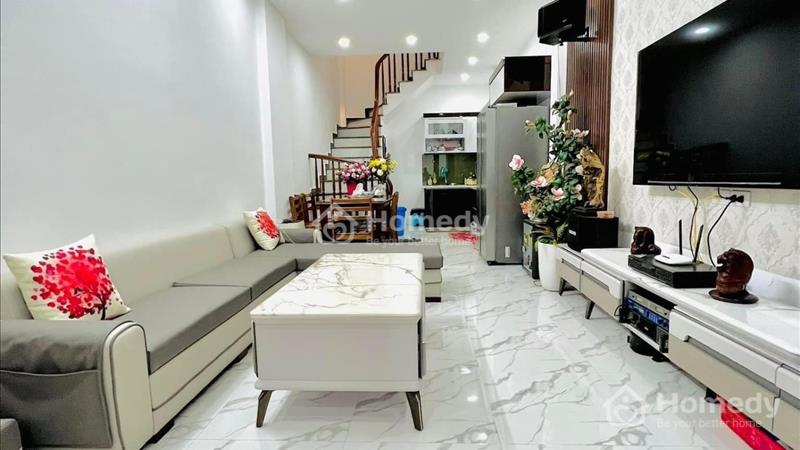 Bán nhà ngã tư Minh Khai Đại La 4.9 tỷ x 5 tầng x 36 m2, xe ba gác vào tận nhà. - Ảnh 3