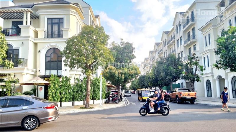 Ngon Nè! Cho thuê nhà phố 96m2 5 tầng, có thang máy, máy lạnh tại Vinhomes Q9 giá chỉ 23tr/tháng. - Ảnh 1
