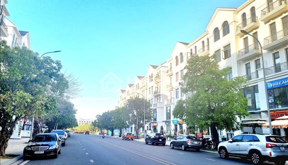 Quá ngon! Cho thuê nhà phố 144m2 5 tầng, có thang máy tại Vinhomes Grand Park giá chỉ 30tr/tháng. - Ảnh 1