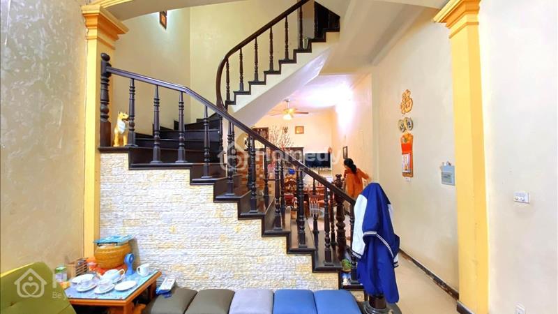 Bán nhà ngõ 678 La Thành, ngõ rộng 50m2, MT 5m nhỉnh 6 tỷ - Ảnh 2