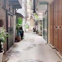Bán nhà Cầu Giấy dưới 4 tỷ, lô góc, ngõ thông, dân trí - an ninh đảm bảo, 23/28m, MT 3.2m 2T, 3.4tỷ
