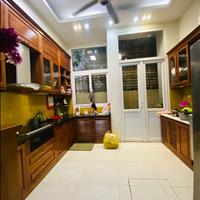 Bán nhà riêng phố Nguyễn Ngọc Vũ 4 tầng x 42m2 ngõ ba gác thoáng rộng, gần hồ giá 6,55 tỷ