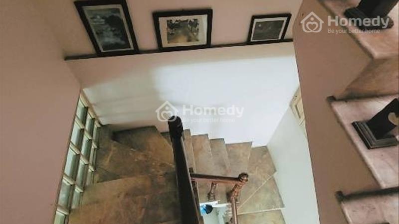 Bán nhà cách một nhà ra phố Tây sơn quận Đống Đa thửa đất vuông, nhà thiết kế có sân để xe - Ảnh 4