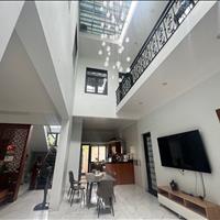 Nhà Đẹp Tân Mai, 110m. Giá 7 Tỷ. Sân Rộng. Ô Tô Đỗ Cửa. An Ninh Tốt. Gần Chợ, Trường Học.