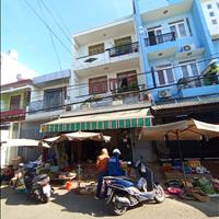 Nhà 2 lầu mặt tiền chợ Căn Cứ 26 diện tích khủng giá rẻ