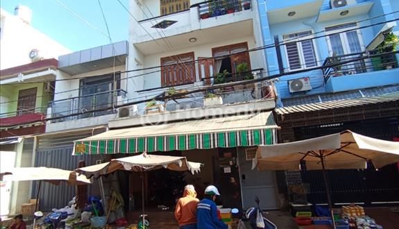 Nhà 2 lầu mặt tiền chợ Căn Cứ 26 diện tích khủng giá rẻ - Ảnh 1