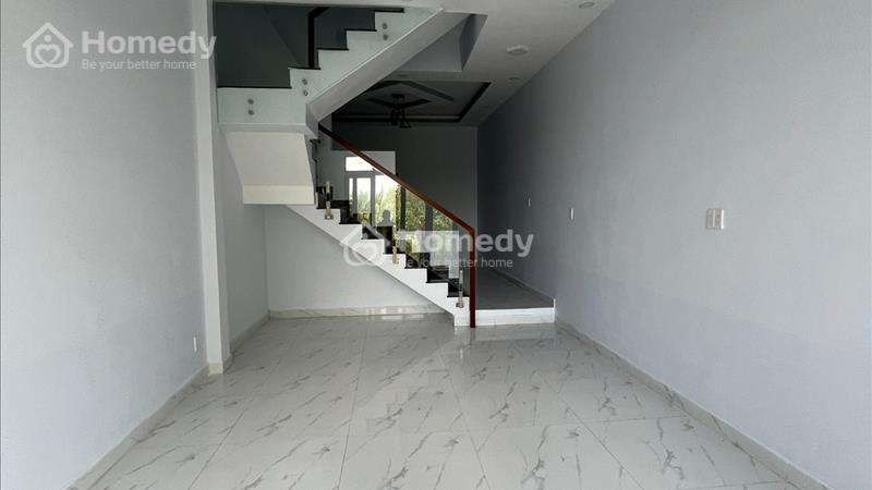 Nhà mới 100% cách chợ Hưng Long 200m 1 trệt 2 lầu - Ảnh 2