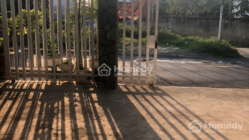 Bán nhà 3 mặt tiền hẻm 186 Hà Giang, p Lộc Sơn, Tp Bảo Lộc giá ngộp 2 tỷ 350 - Ảnh 1