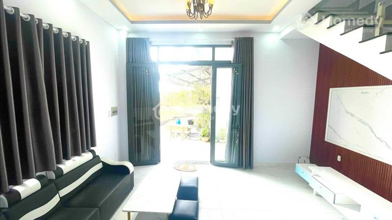 Bán gấp nhà 1 trệt 2 lầu sát chợ Hưng Long, giá 1,6 tỷ, liên hệ: 0931 79 78 75 - Ảnh 2