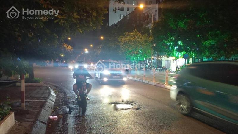 Cần bán nhà phố 3 tầng, 83 m2 tại Đường Trần Phú - Kim Mã - Ba Đình - Hà Nội, giá 35.6 tỷ - Ảnh 3