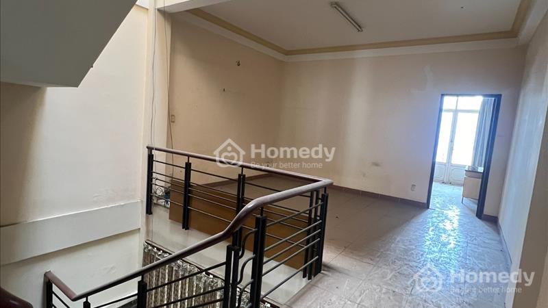 MT Quốc Lộ 13 5x28m, nở hậu 9m. 1trệt, 3lầu, 7pn, 7wc. KD Đa Nghành.  - Ảnh 8