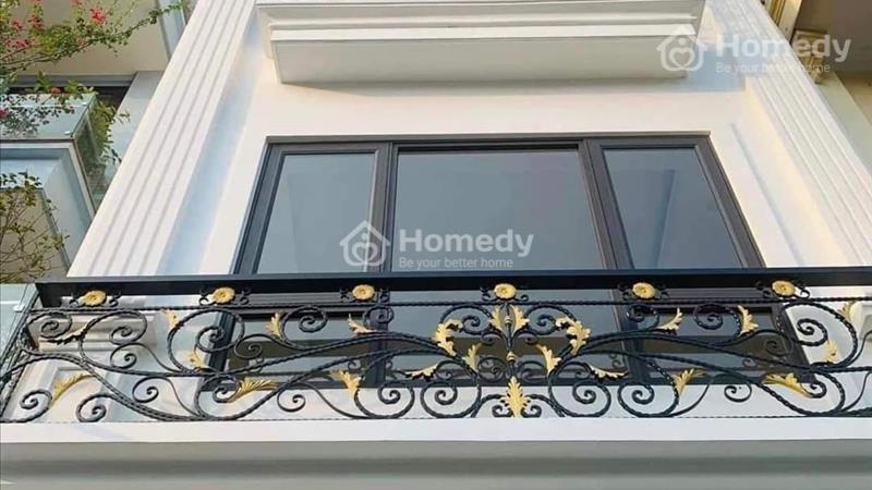 Bán nhà mặt phố Tân Mai DT gần 100 m2, mặt tiền rộng KD, lô góc - Ảnh 2