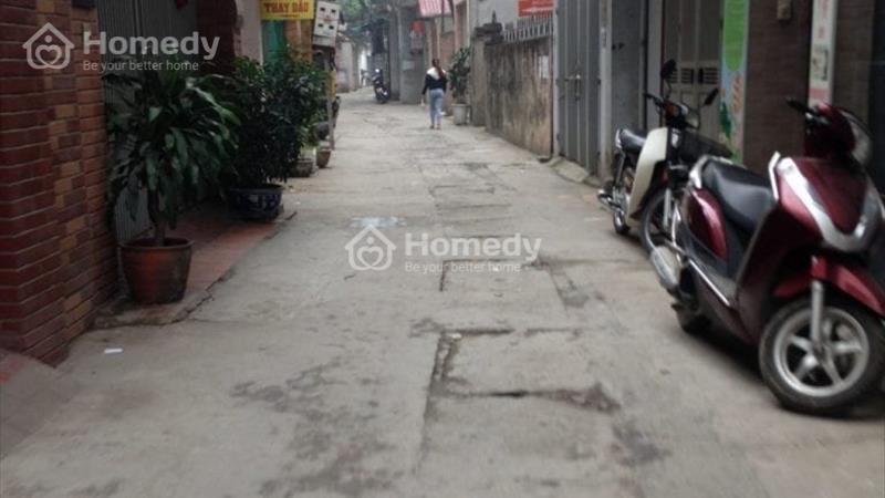 Bán gấp mảnh đất ngõ Trần Phú, Văn Quán, DT: 180m2 phù hợp đầu tư chia lô giá nhỉnh 18 tỷ - Ảnh 1