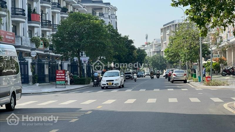 Vị trí đẹp - Bán Nhà Phố Thương mại Vạn Phúc City (7mx21m - 5 tầng) giá 27 tỷ - Ảnh 1