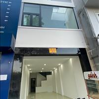 Cho thuê nhà dt 4.2x15 mặt tiền phạm văn đồng, LH: 0903770868
