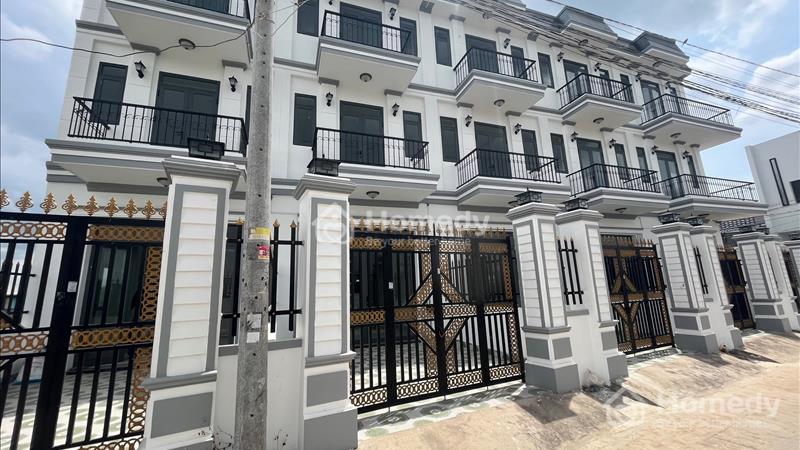 Bán gấp nhà 1 trệt, 2 lầu 4PN ngay chợ Long Thượng 80m2 giá 1 tỷ 260 tr SHR, MT nhựa 6m - Ảnh 1