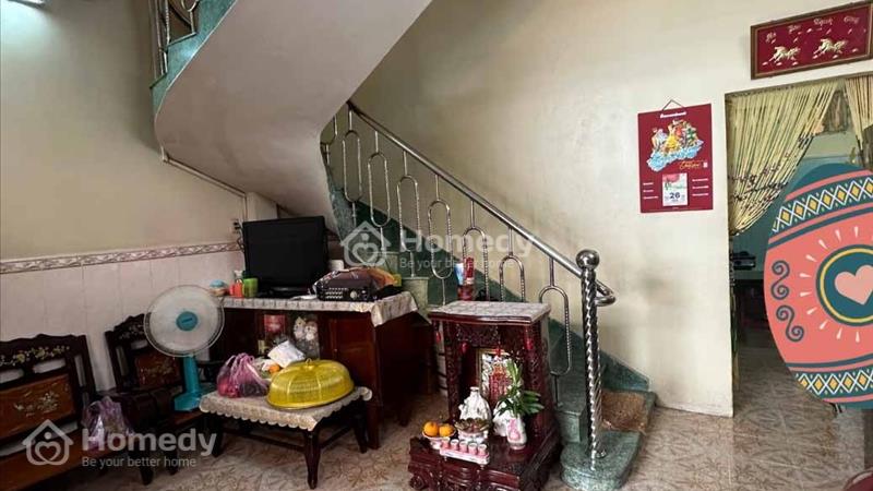 Nhà hẻm chợ Bùi Minh Trực mặt tiền khủng giá siêu tốt - Ảnh 1