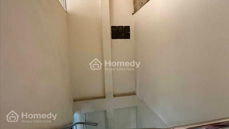 Nhà hẻm chợ Bùi Minh Trực mặt tiền khủng giá siêu tốt - Ảnh 2