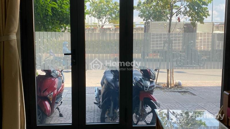 Nhà mặt tiền Phạm Văn Đồng một trệt ba lầu hè rộng 6m - Ảnh 2