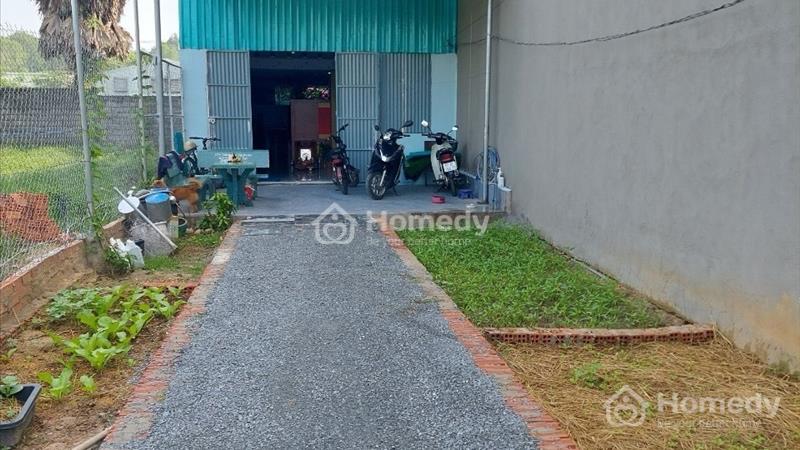 Cần bán Nhà Gác Lửng Phú Mỹ Nhánh DX08, nhà thoáng mát đường ô tô chạy - Ảnh 8