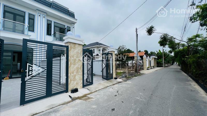 bán nhà 1 trệt 1 lầu mới xây tại Định Hoà, Thủ Dầu Một - Ảnh 1