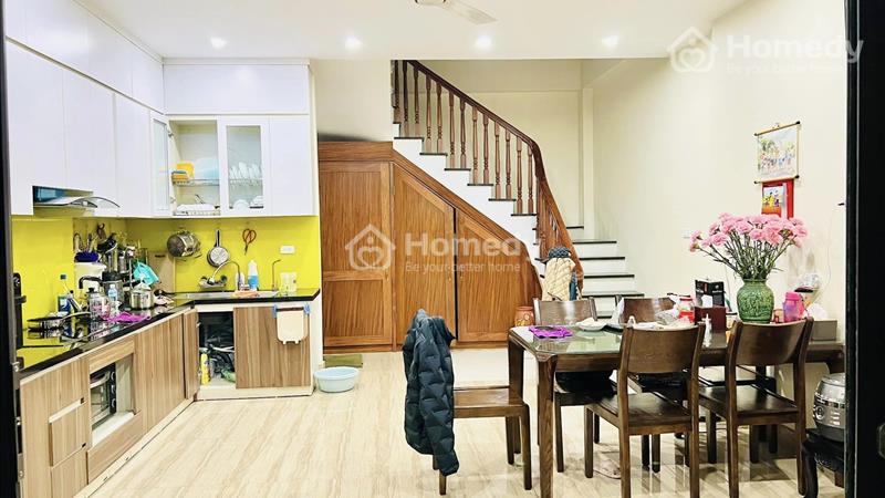 Nhà mới đẹp cầu giấy, 52m2 x 5tm, mt5m, ngõ thông, oto đỗ gần,  10 tỷ. - Ảnh 1