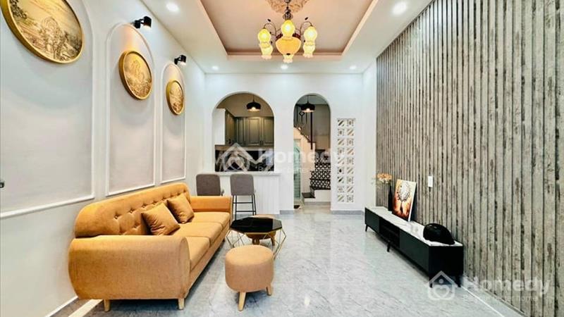 Bán gấp nhà ngay chợ Bình Chánh, DT 100m2, 1 trệt 2 lầu - Ảnh 2