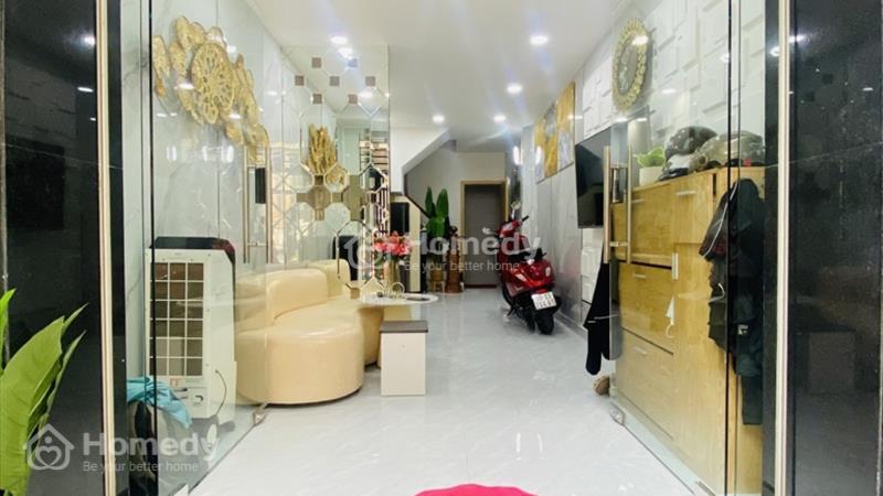 Nhà  Nguyễn Văn Cừ Quận 1- 3 tầng-nhà đẹp vào ở ngay. - Ảnh 1