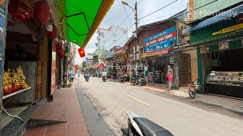 Bán nhà mặt phố Đường Xuân Đỉnh. 136m2. Giá 200tr/m - Ảnh 1