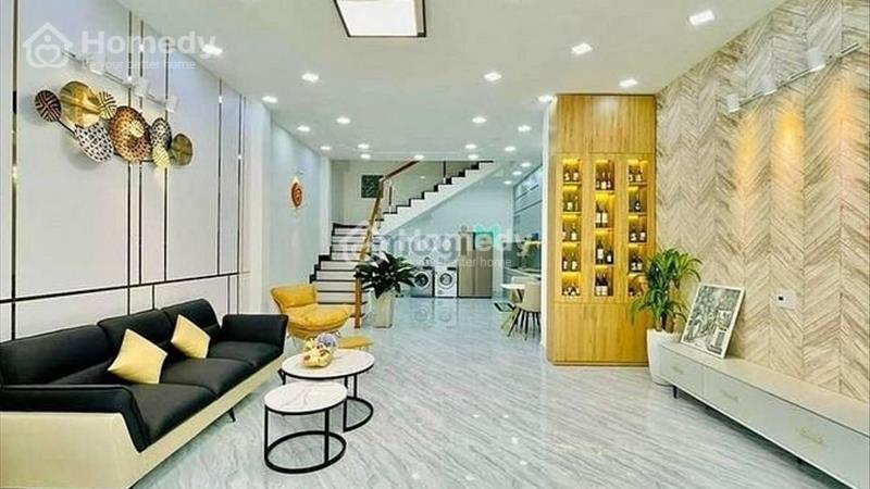 Định cư nước ngoài bán gấp nhà 61m2,1 trệt 2 lầu,SHR,890tr,CMT8,Tân bình, LH Hùng 0775069709 - Ảnh 1