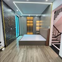 HOT HOT! Gần Ngã Tư Sở 40m², Ô TÔ Đỗ Cửa, 4 Ngủ, MT Rộng. Full NT Ở Ngay. Chỉ 5.75 Tỷ