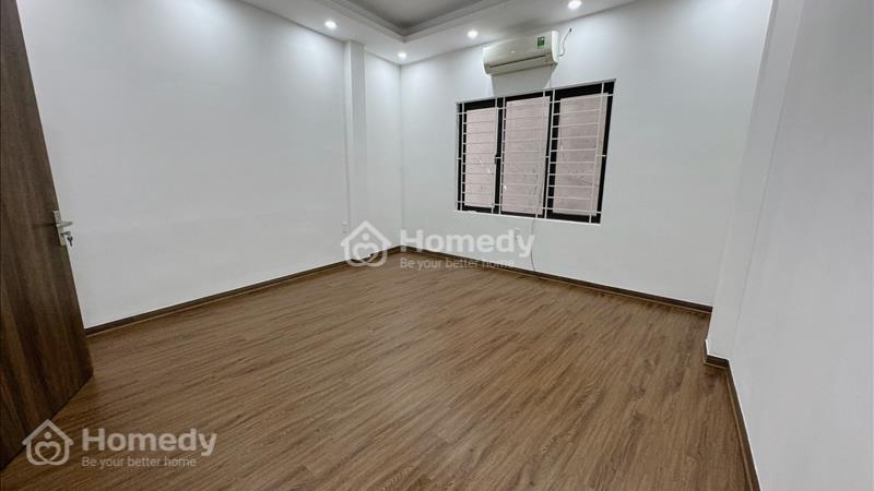 Nhà 5 tầng 3 ngủ 1 thờ riêng phố trạm Long biên Hà Nội  - Ảnh 4