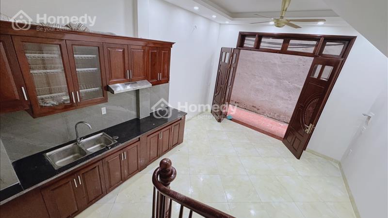 Nhà 5 tầng 3 ngủ 1 thờ riêng phố trạm Long biên Hà Nội  - Ảnh 3