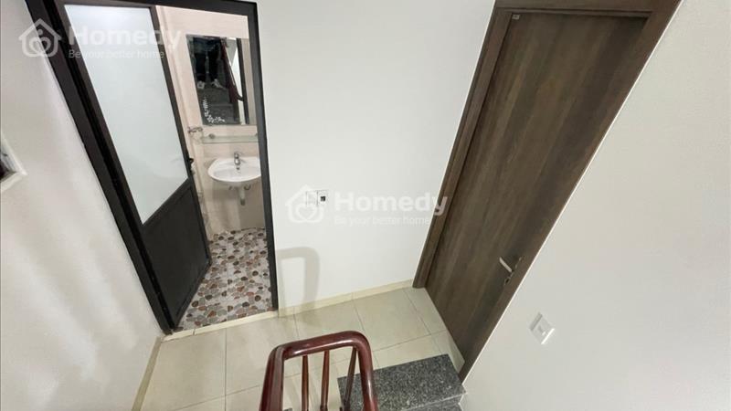 Nhà 5 tầng 3 ngủ 1 thờ riêng phố trạm Long biên Hà Nội  - Ảnh 8