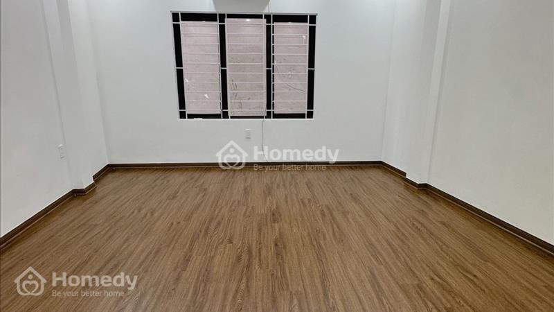 Nhà 5 tầng 3 ngủ 1 thờ riêng phố trạm Long biên Hà Nội  - Ảnh 1