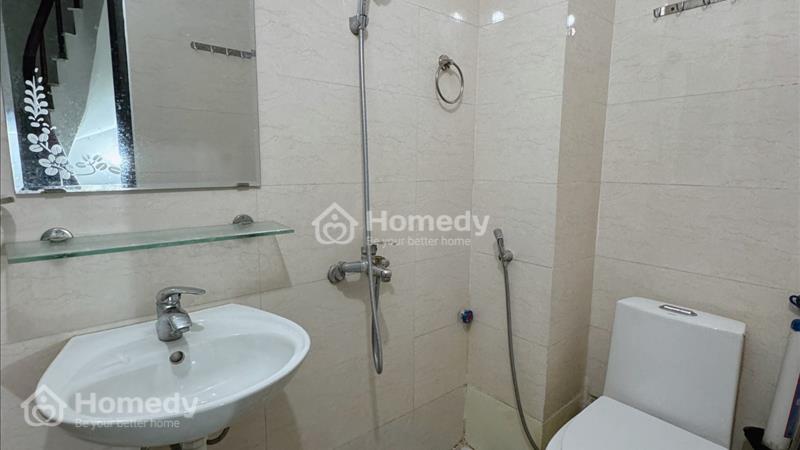 Nhà 5 tầng 3 ngủ 1 thờ riêng phố trạm Long biên Hà Nội  - Ảnh 5