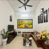 Bán Nhà Đường Tây Sơn 42.5m2, 4 tầng, MT 5.8m Ô tô đỗ cửa hiếm có giá chỉ 12.75 Tỷ 