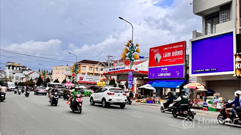 Cần bán nhà mặt tiền đường vi trí vàng kinh doanh tốt tại Nguyễn Văn Cừ -phường 1 - Đà Lạt  - Ảnh 2