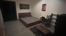 Căn hộ dịch vụ cao cấp thang máy full nội thất - Ảnh 5