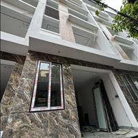 Nhà 30m xây 5 tầng  công năng 3 ngủ 4 vệ sinh phố nha Long Biên 