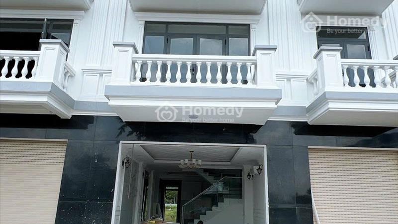  Nhà Phố Mặt Tiền Quốc Lộ 13 Ngay Đối Diện Bò Sữa Long Thành - Ảnh 1
